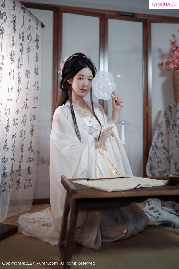 唐安琪  [XiuRen]高清写真图 2024.07.22 No.8898 唐安琪 丝袜美腿第3张图片